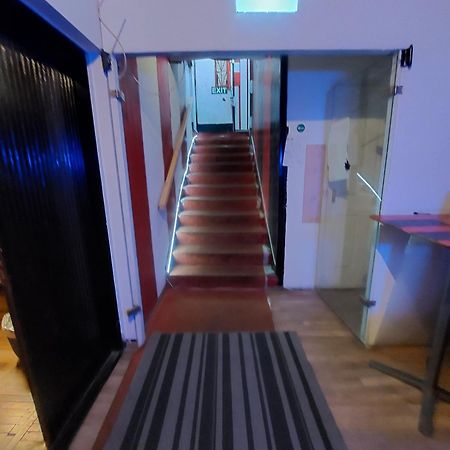 Whole Basement Former Pub For Stag Do, Bachelor House Party Flat Βουδαπέστη Εξωτερικό φωτογραφία