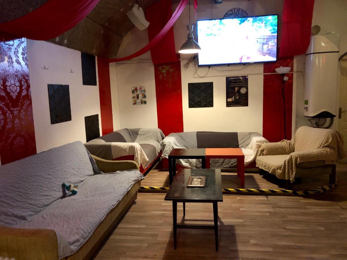Whole Basement Former Pub For Stag Do, Bachelor House Party Flat Βουδαπέστη Εξωτερικό φωτογραφία