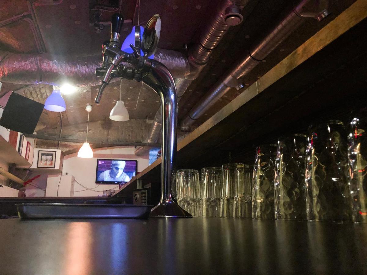 Whole Basement Former Pub For Stag Do, Bachelor House Party Flat Βουδαπέστη Εξωτερικό φωτογραφία