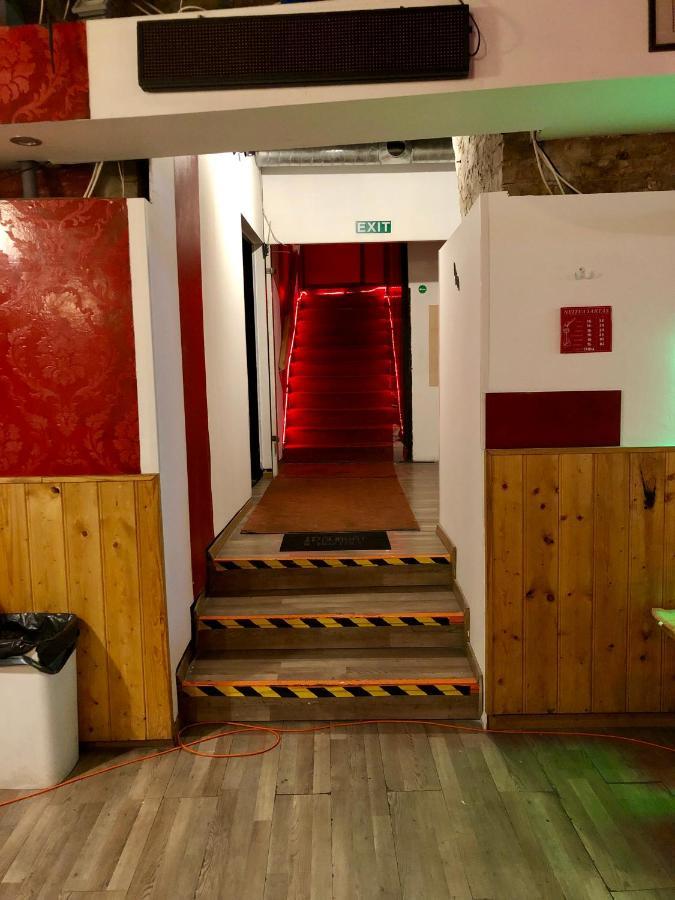 Whole Basement Former Pub For Stag Do, Bachelor House Party Flat Βουδαπέστη Εξωτερικό φωτογραφία