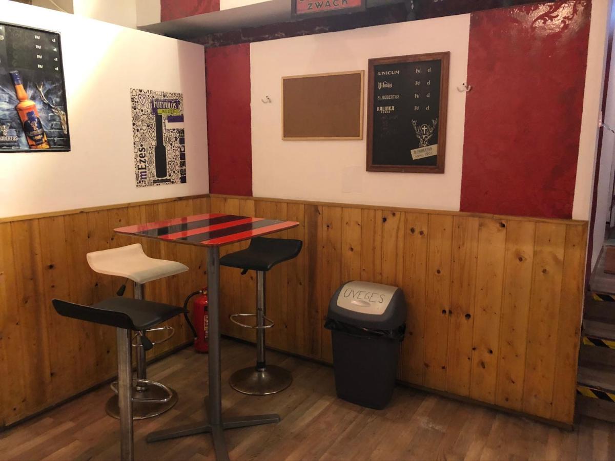 Whole Basement Former Pub For Stag Do, Bachelor House Party Flat Βουδαπέστη Εξωτερικό φωτογραφία