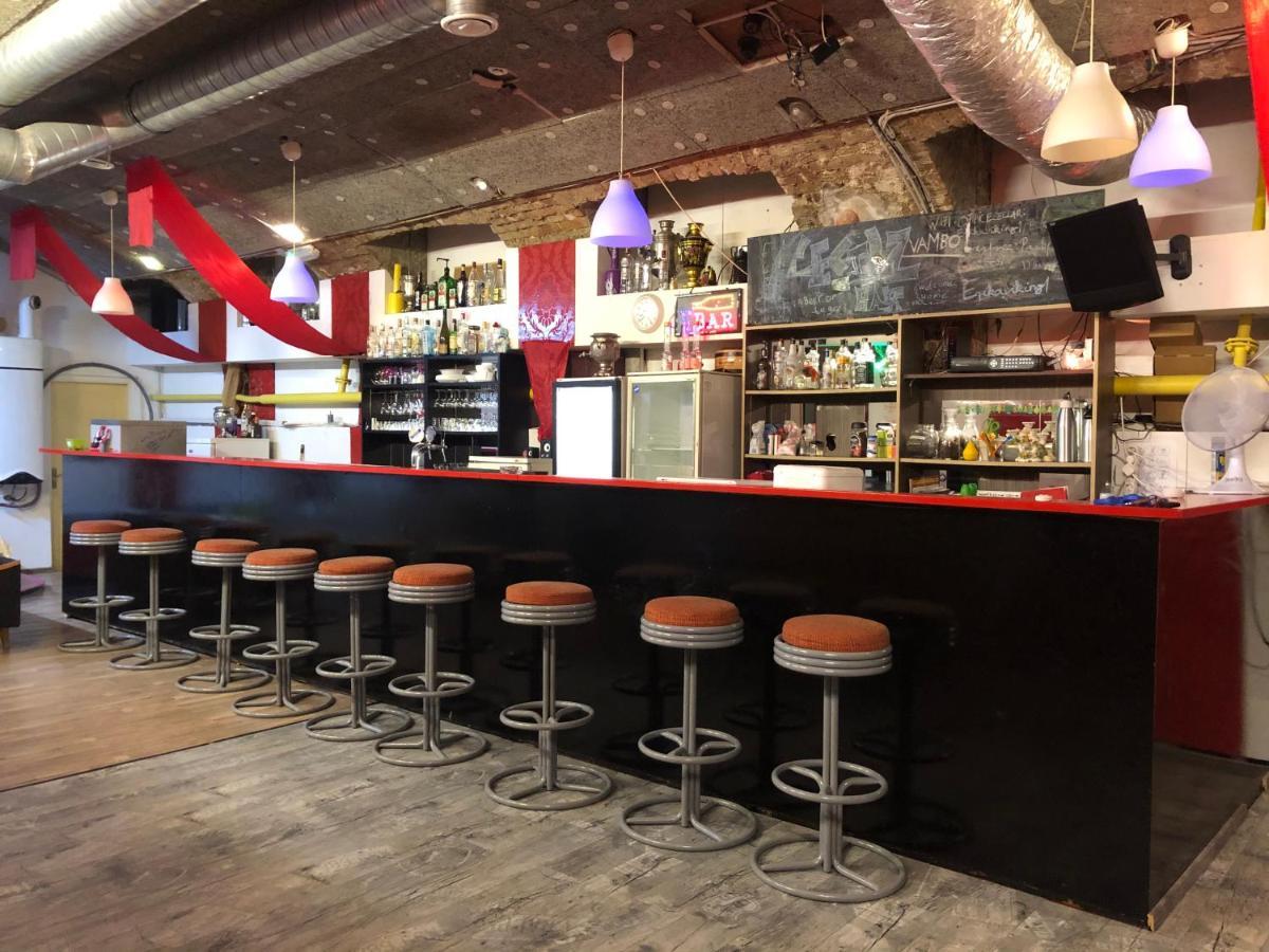 Whole Basement Former Pub For Stag Do, Bachelor House Party Flat Βουδαπέστη Εξωτερικό φωτογραφία